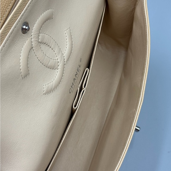 Chanel Beige Caviar Medium double flap Classic Bag - Picture 11 of 15